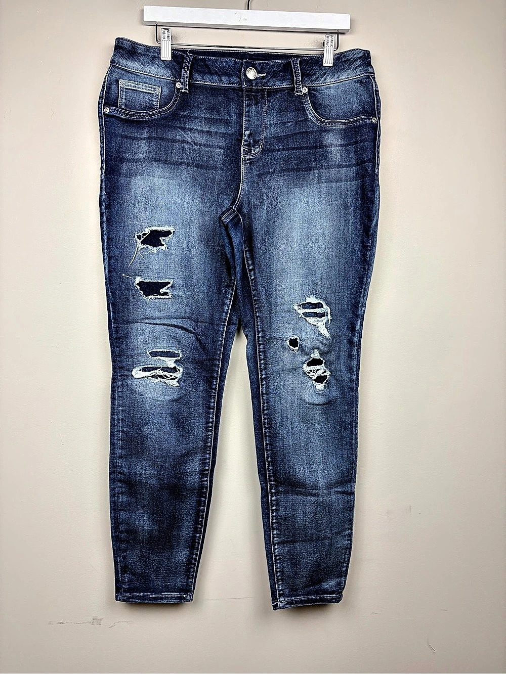 Maurices Womens 16W Dark Wash Distressed Jeggings Mid Rise Stretch Denim